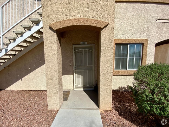 Building Photo - 3400 Cabana Dr Rental