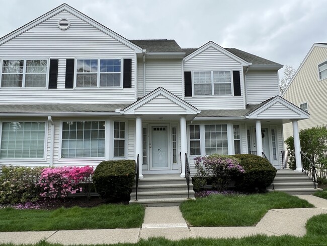 Photo - 180 Turn of River Rd Unidad 4C Rental