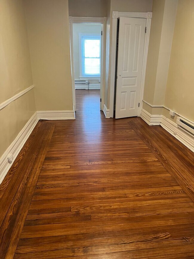 Photo - 716-718-718 Washington St Unit 718 W Washington - Apt 2