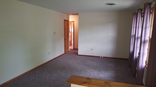 Photo - Updated 2 bd, 1.5 ba house, Parkade Sub., hardwoods, 5 min. from 70, fenced, avail now