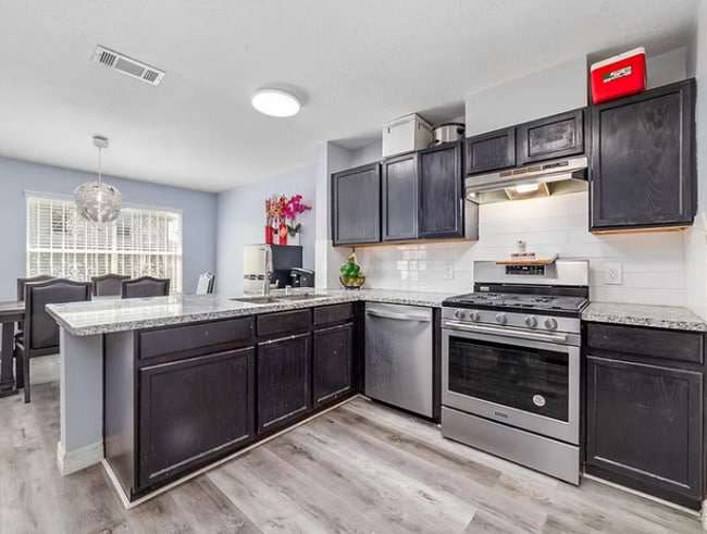 Photo - 10207 Revelstoke Dr