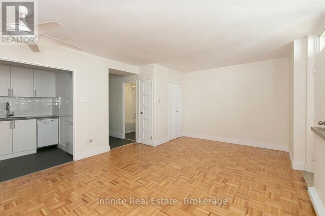 Photo - 55 Isabella St Unit 607