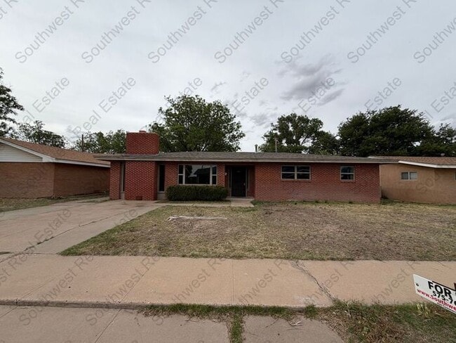 Building Photo - Spacious 3 bedroom 2 bath home