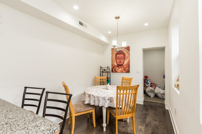 Photo - 1937 E Sergeant St