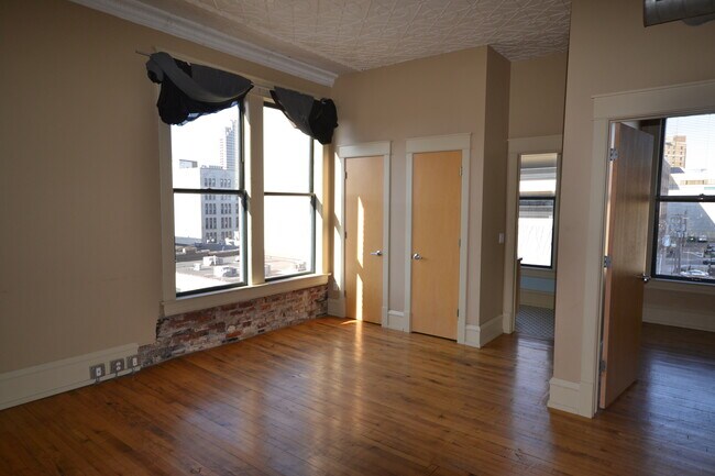 1 Oakes St SW