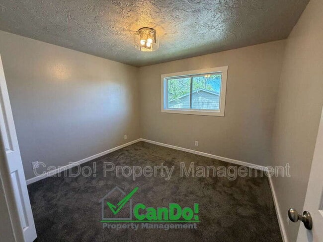 Photo - 270 Carol Dr Unit #1