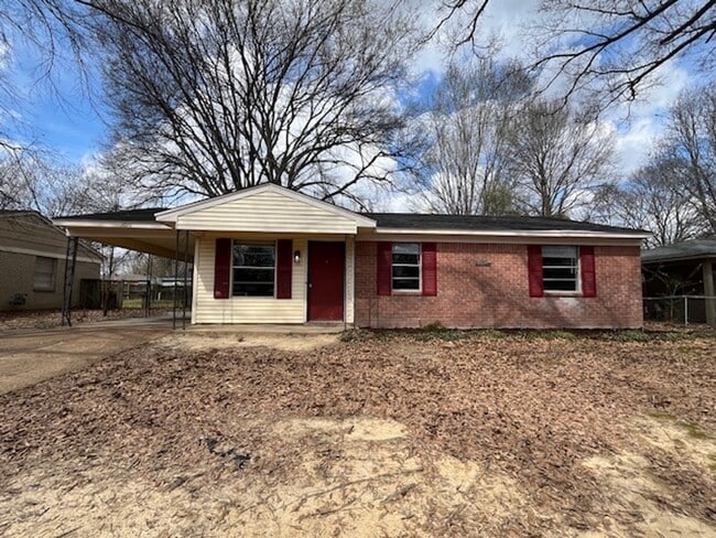 Building Photo - Renovated 3 Bedroom 1 Bath Home for Rent!