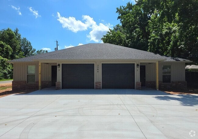 Building Photo - 3204 N Cleveland Ave Unit #2 Rental