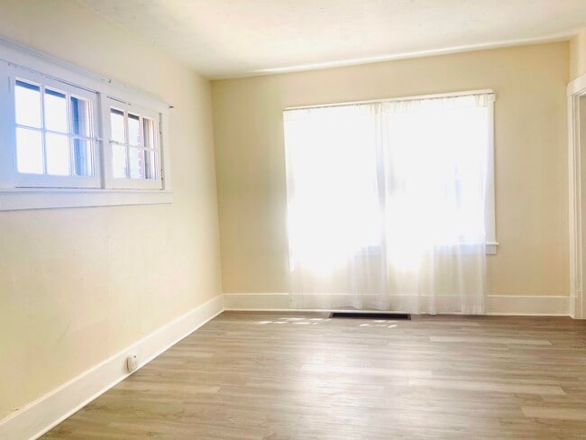 Dining room - 2331 Los Angeles Ave
