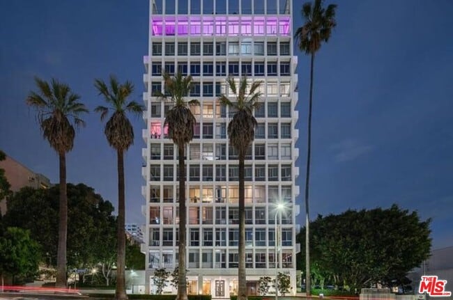 Photo - 7135 Hollywood Blvd Unit 203