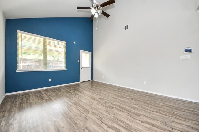 Photo - 7822 London Tower Ln