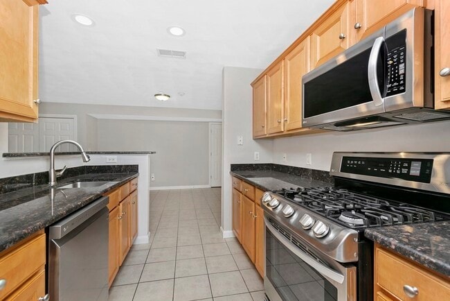 Building Photo - 260 Main St Unit 304