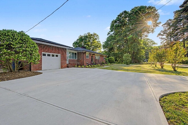 Photo - Charming 3-Bed/2.5-Bath Ranch in Durham
