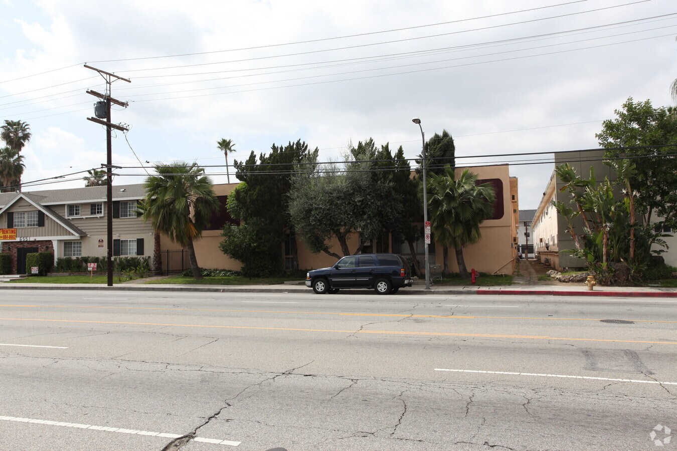 Building - 6605 De Soto Ave