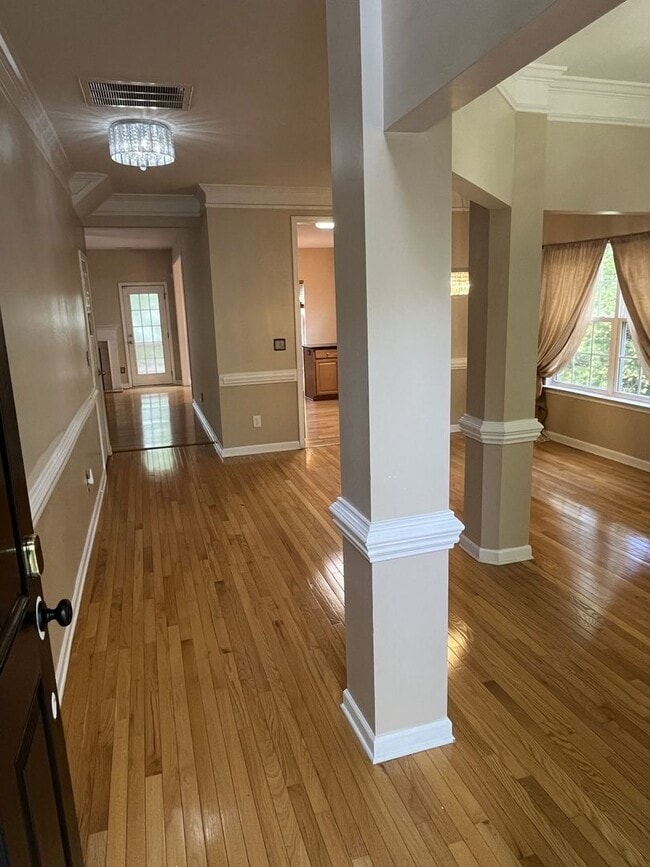 Photo - Huge 5 Bed Home with Basement in North Cha...