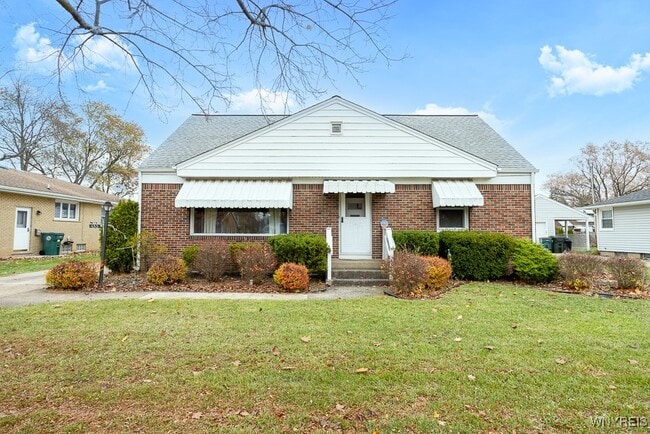 Photo - 685 Barrally St