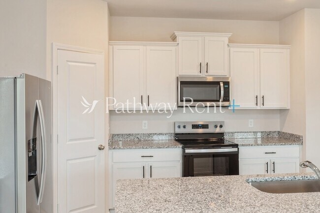 Photo - 612 Mackenzie Cv