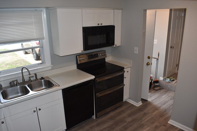 Photo - 5559 New Colony Dr