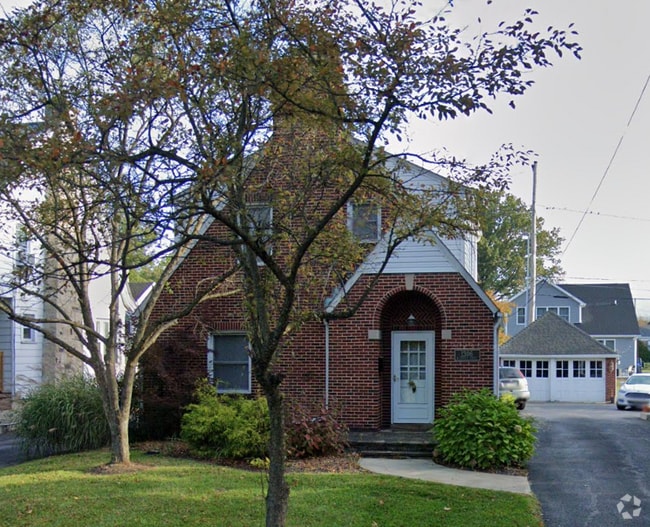 Building Photo - 1306 N Juniata St Rental