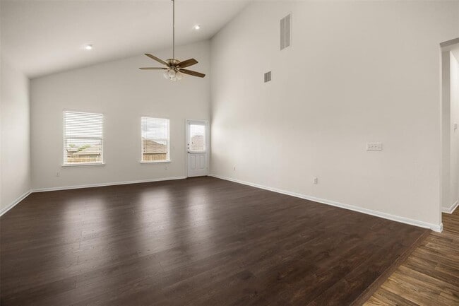 Photo - 404 Pentire Way