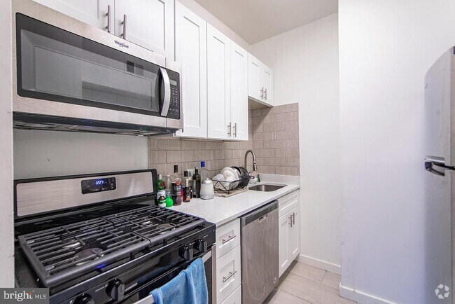 Building Photo - 3512 Lancaster Ave Unit 2W Rental
