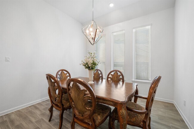 Photo - 11107 Willamer St