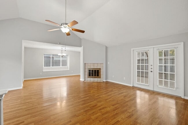 Photo - 10823 Fairstone Dr