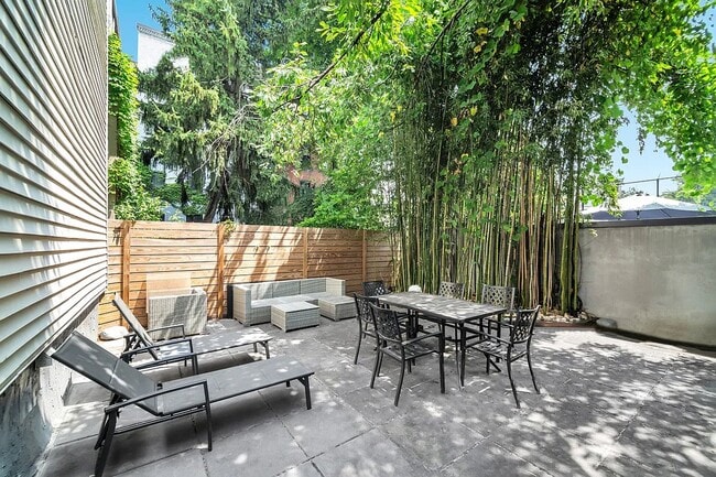 Building Photo - 333 Warren St