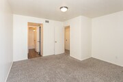 2HAB 2BA - 888 ft²
