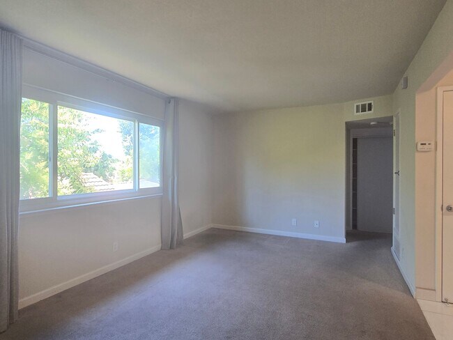 Photo - 3591 Brookdale Dr Unit 5