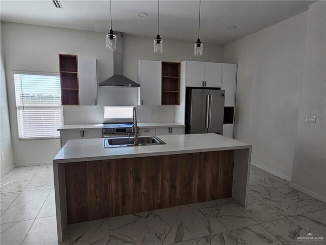 Photo - 8 N Revolution St