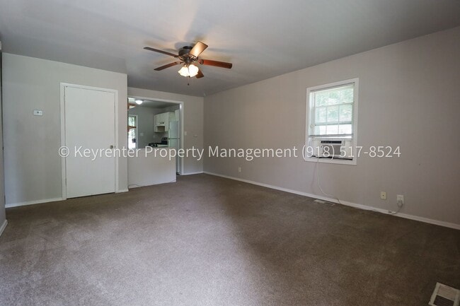 Photo - 2 Bed | 1 Bath East Tulsa with Spacious Back yard!