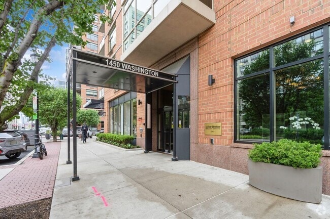 Building Photo - 1450 Washington St Unit PH 1206 Rental