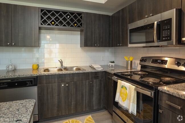 1BR, 1BA 827SF - Kitchen