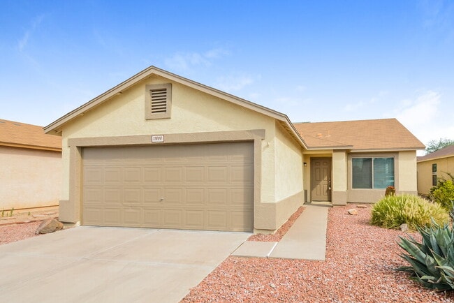 Building Photo - 11808 W Bloomfield Rd Rental