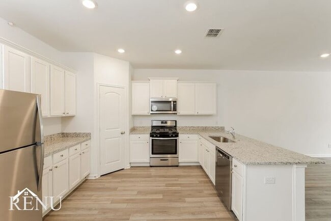 Photo - 2935 Jackson Smt