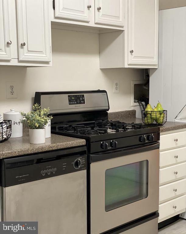 Building Photo - 3701 S George Mason Dr Unit 1802N Rental