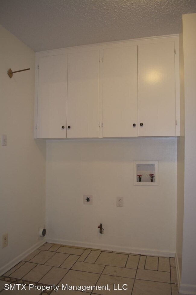 Photo - 4 br, 2 bath House - 1307 Redbud Tr.