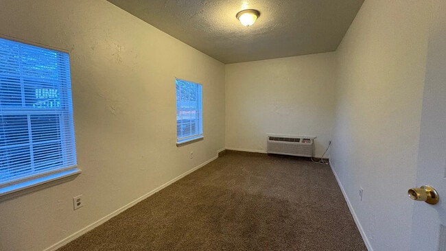 Photo - 2416 Queensbury Rd