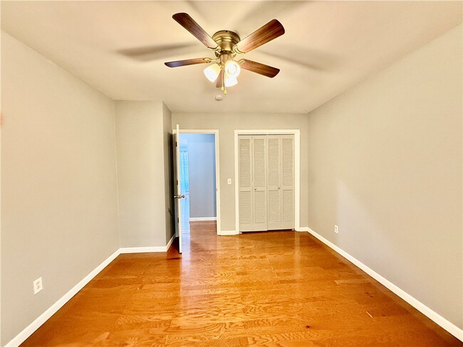 Building Photo - 20 Annette Ln