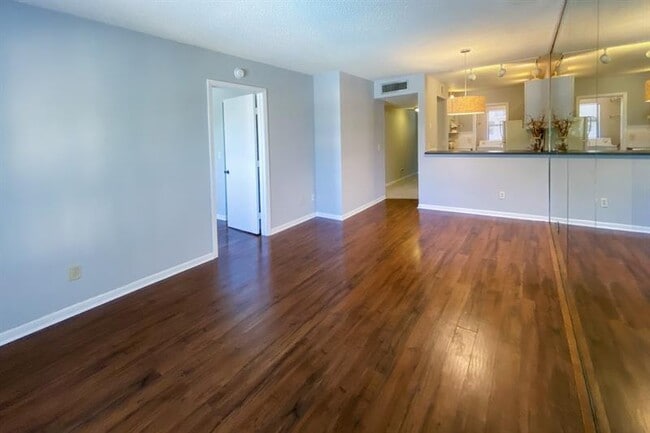 Photo - 2965 NE 8th Terrace Unit 203