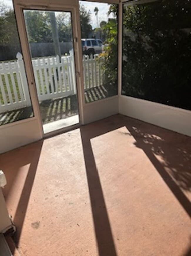 Photo - Beautiful 3/2 Available now!