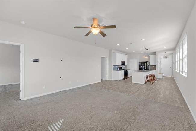 Photo - 101 Mountain Valley St