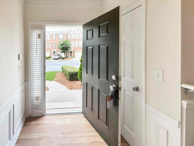 Photo - 4033 Edgecomb Dr