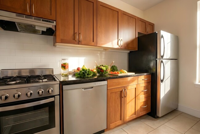 Building Photo - 1340 Commonwealth Ave Unit 18