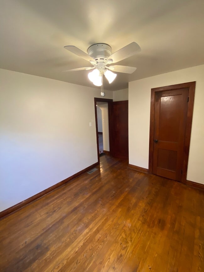 Photo - 604 W Worley St