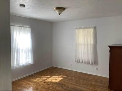 Photo - 633 Bradley St