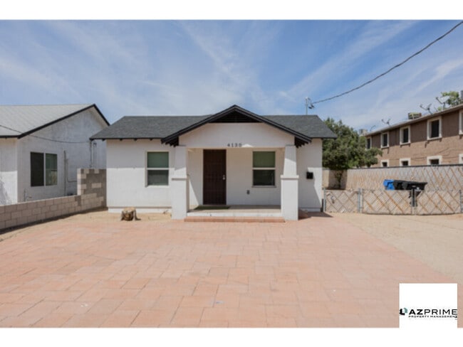 Photo - Stylish 3/2 Phoenix Duplex!