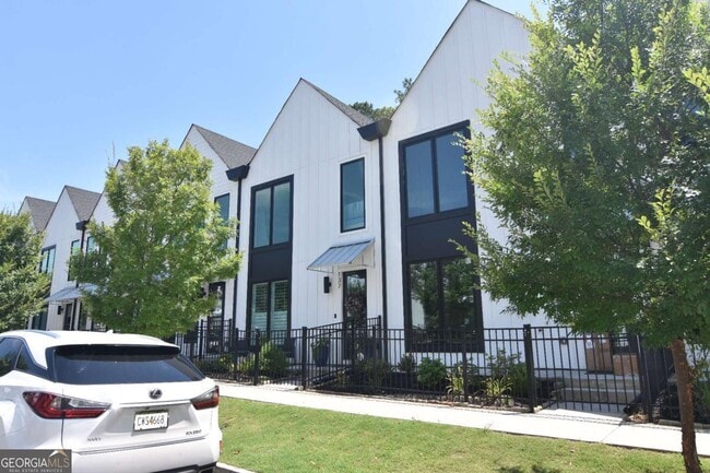 Building Photo - 137 Pearl St