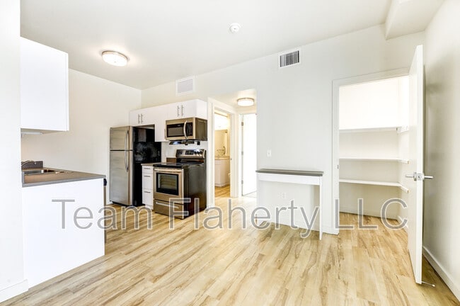 Photo - 1220 Mapleton Ave Unit 204